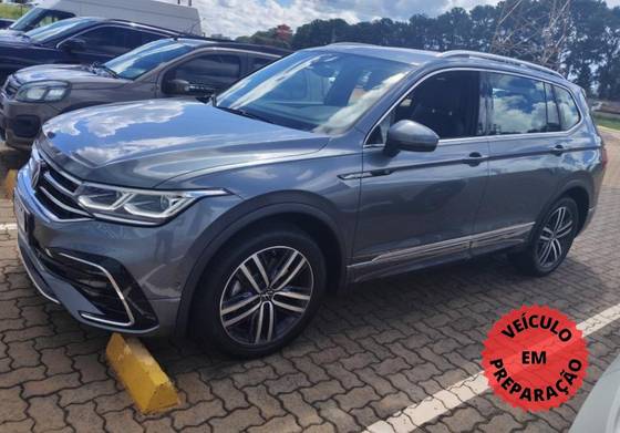 VOLKSWAGEN TIGUAN 2.0 300 TSI GASOLINA ALLSPACE R-LINE AUTOMÁTICO VOLKSWAGEN TIGUAN 2.0 300 TSI GASOLINA ALLSPACE R-LINE AUTOMÁTICO